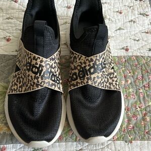 Adidas Cloudfoam sneakers good condition! Size 8